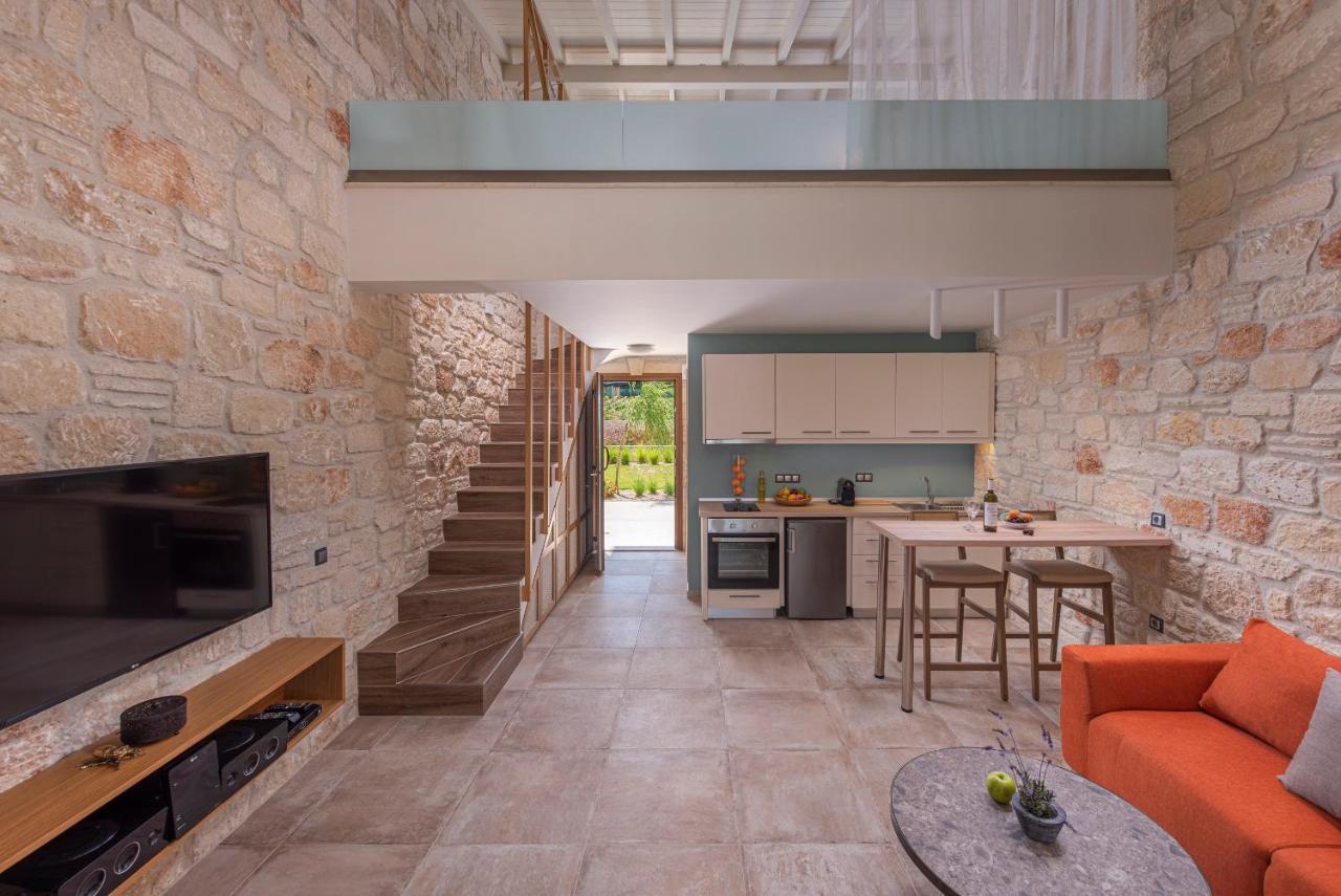 Mint Retreat Suites (Adults Only) Kalandra Exterior foto